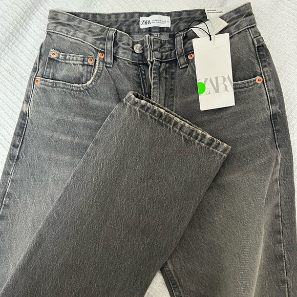 NWT Zara High Rise Straight Leg Jeans - Picture 1 of 3